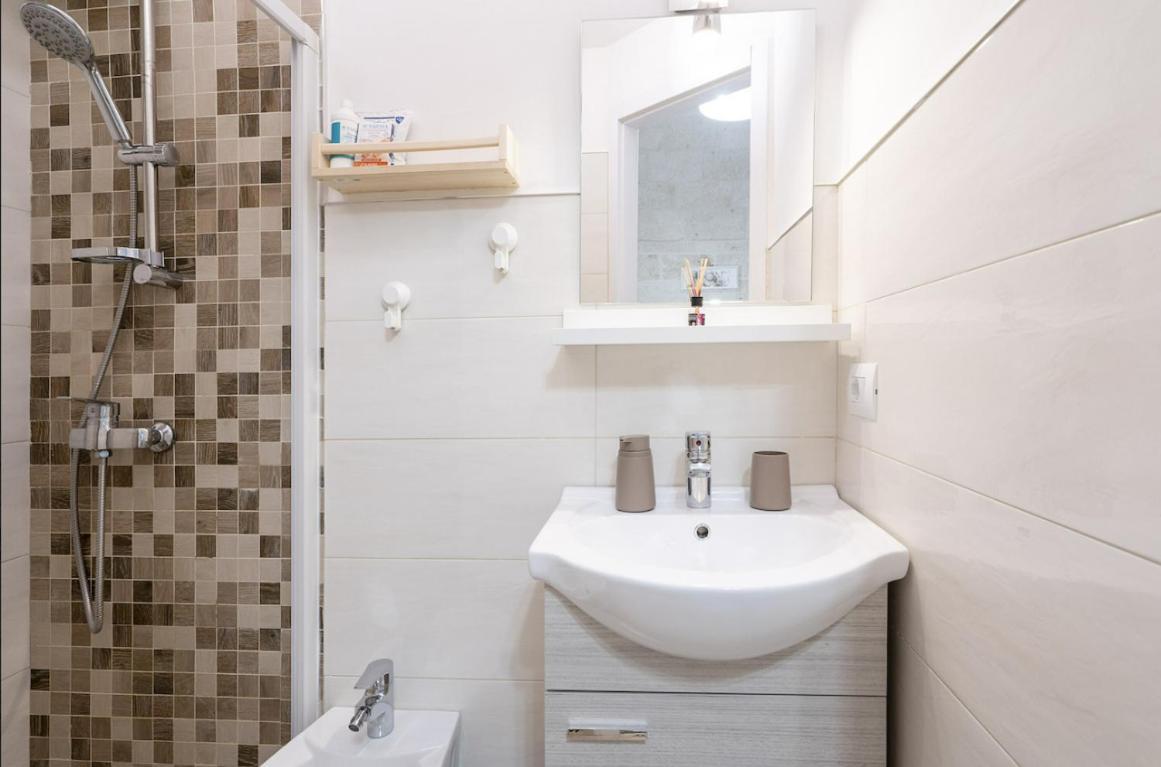 Chiarina Rooms 2 Поліньяно-а-Маре Екстер'єр фото